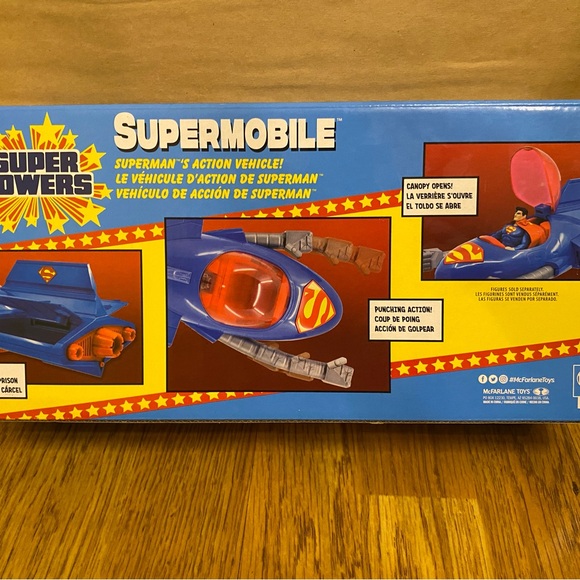 Superman Toy Bundle. Super FX Talking Superman Figure & Super Powers Supermobile - Picture 6 of 6